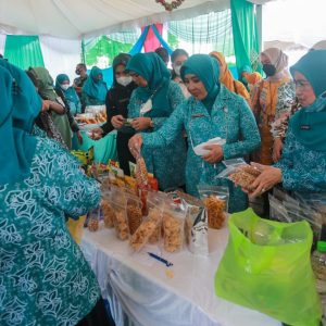 Ketua Umum TP PKK Puji Kuliner Di Kepri, Tri : Kulinernya Enak, Wisatanya Mantap