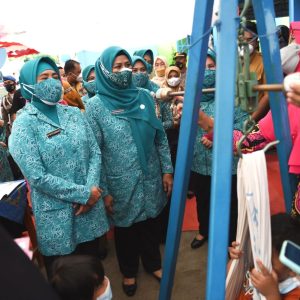 Tri Tito Karnavian Resmikan Dapur Sehat dan Posyandu Remaja