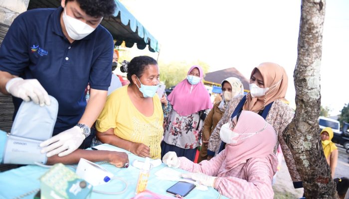 TP-PKK Kepri Gelar Cek Kesehatan Gratis dan Goro di Kampung Panglong