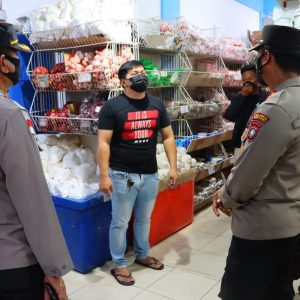 Polres Bintan Monitoring Pasokan Sembako di Pasar Barek Motor Kijang 