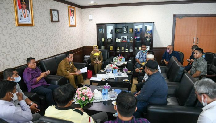 Gubernur Ansar Harapkan APDESI Fokus Majukan Desa
