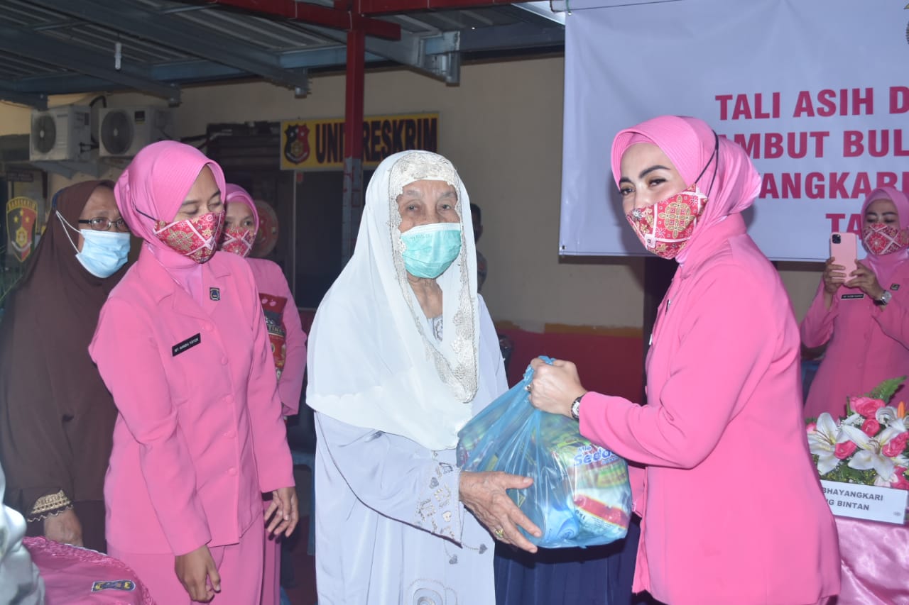 Sambut Ramadhan, Bhayangkari Cabang Bintan Lakukan Bakti Sosial