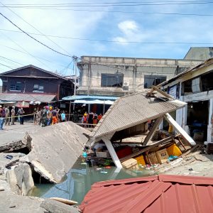 Pondasi Halaman Parkir Pasar Ikan Roboh