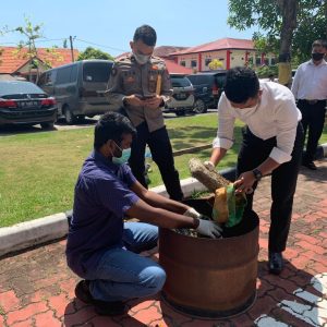 Polda Kepri Musnahkan Ganja Dari 2 Tersangka