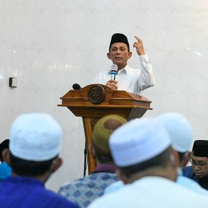 Safari Ramadhan di Masjid At-Taqwa, Gubernur Ansar : Momentum Perbaiki Diri