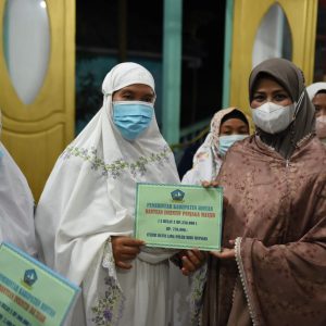 Pemprov Kepri Serahkan Dana Hibah Masjid At Taqwa Di Desa Mantang Bintan Rp368 Juta