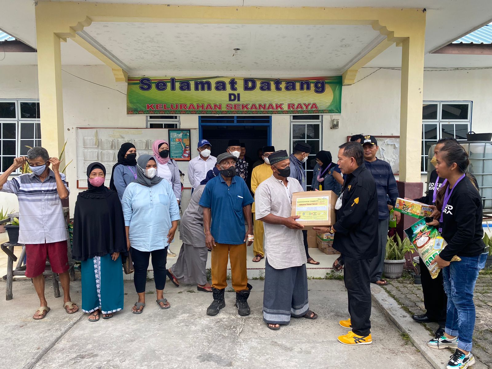 Peringati Anniversary Ke-1, Perwara Kota Batam Bagikan Sembako Dan Perlengkapan Ibadah