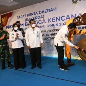 Gubernur Ansar Buka Rakerda Bangga Kencana BKKBN Kepri