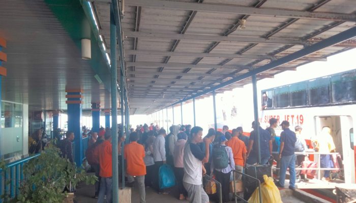 H-15 Idul Fitri, Lonjakan Penumpang Kapal Di Pelabuhan SBP Capai 15 Persen