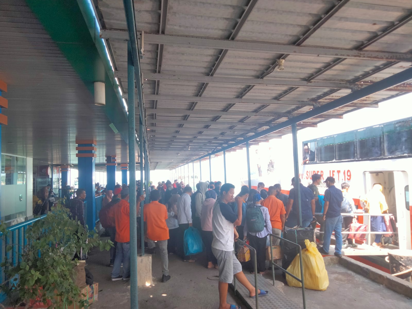 H-15 Idul Fitri, Lonjakan Penumpang Kapal Di Pelabuhan SBP Capai 15 Persen