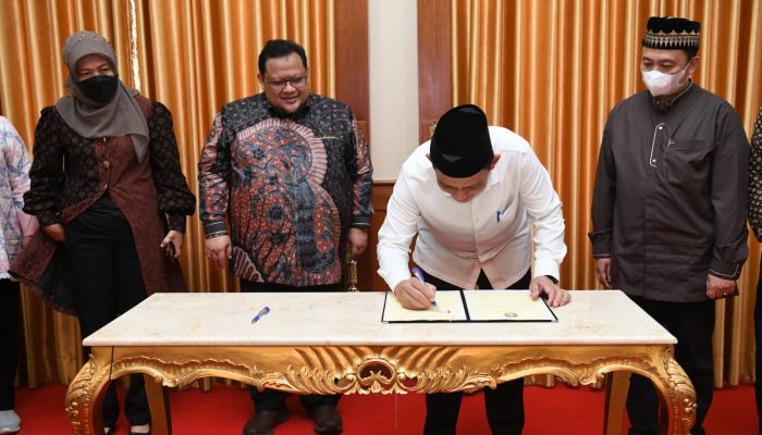 Gubernur Ansar Tandatangani MoU dengan 3 Rumah Sakit Rujukan Nasional