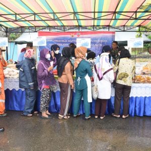 Warga Antusias Belanja Di Bazar Ramadhan Lanud RHF Tanjungpinang