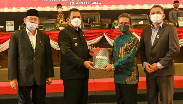 Gubernur Kepri Sampaikan Ranperda Keuangan Daerah Ke DPRD Kepri