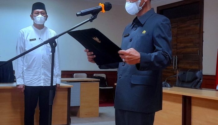 Adi Prihantara Lantik 8 Pejabat Fungsional