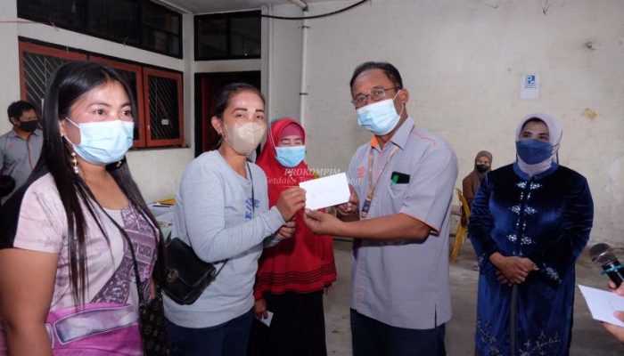 Rahma Salurkan BST dan BLT Minyak Goreng Bagi 6.349 KK