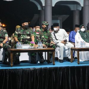 Sambut Hari Kemenangan, Danlanud RHF Hadiri Pelepasan Pawai Takbir Keliling di Kota Tanjungpinang