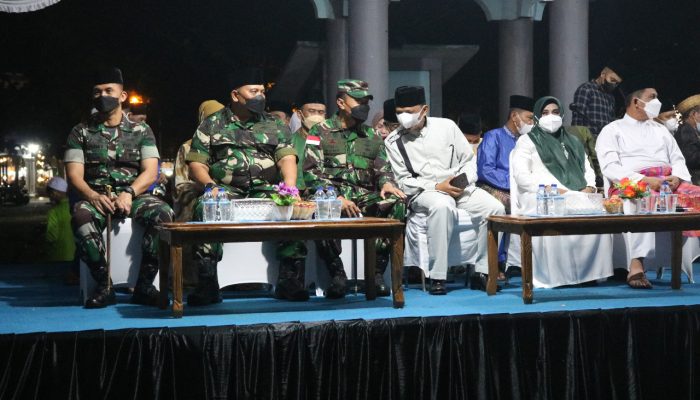 Sambut Hari Kemenangan, Danlanud RHF Hadiri Pelepasan Pawai Takbir Keliling di Kota Tanjungpinang