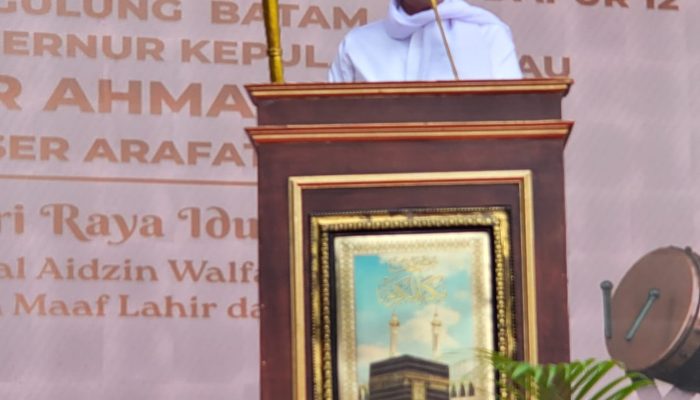 Khotib Sholat Idul Fitri, Gubernur Ansar Ajak Jamaah Hormati dan Sayangi Kedua Orangtua