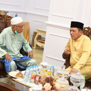 Gubernur Ansar Terima Kunjungan Salah Seorang Sesepuh Golkar Kepri,  Idris Siradj