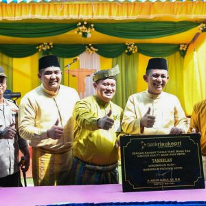 Berkunjung ke Tambelan, Ansar Tegaskan Serius Bangun Infrstruktur Pulau Terluar