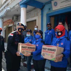 Kapolda Kepri Serahkan 1.000 Paket Sembako Bantuan Kapolri Untuk K-SPSI