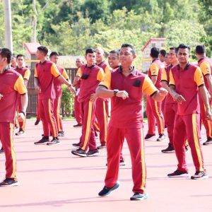 Personil Polres Bintan Bersama Bhayangkari Lakukan Olahraga Bersama