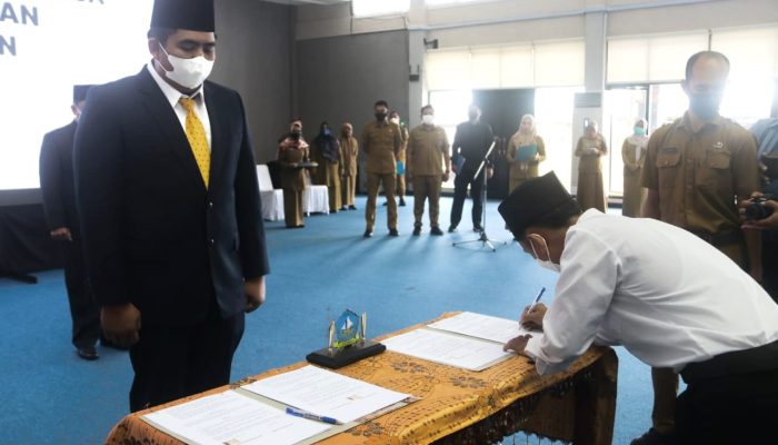 Serahkan SK PPPK Guru, Roby : Ini Amanah dan Ini Bukan Tugas yang Ringan