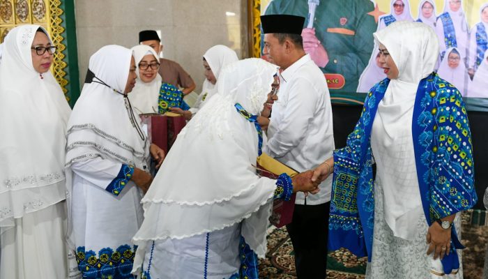 Kuota Haji Kepri 589 Orang, Gubernur Ansar Lepas JCH BKMT