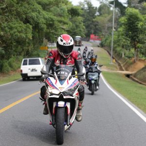 Viral ..! Pakai Motor R25, Farit Asal Bintan Akan Keliling Indonesia