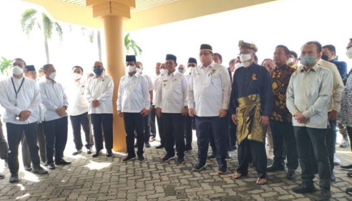 Airlangga Hartarto Kunker Batam, Resmikan Masjid Tanjak Dan Peletakan Batu Pertama Bandara Hang Nadim II