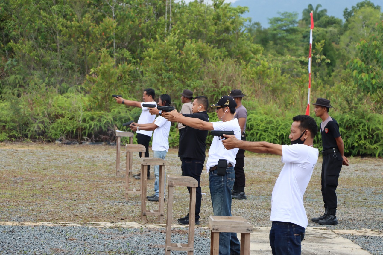 Febriansyah Rebut Juara Lomba Shooting Competition Di Polres Bintan 