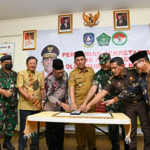 Resmikan Sekretariat FKUB, Gubernur Ansar Ajak Rawat Kerukunan Beragama