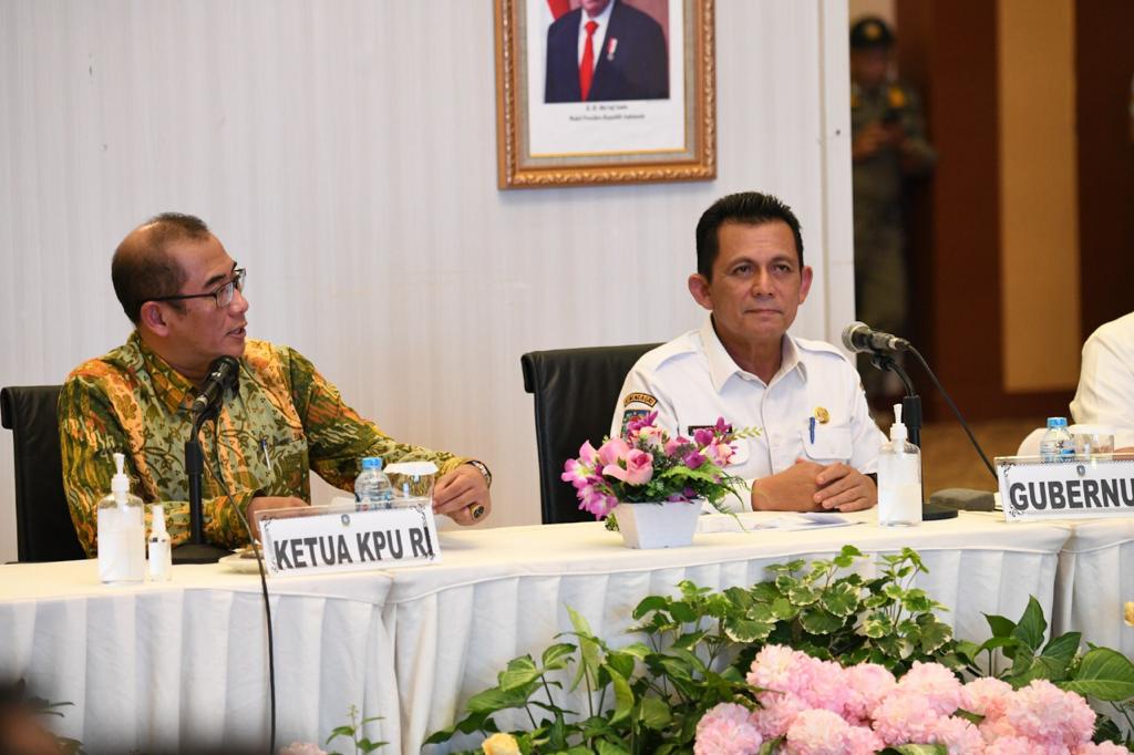 Raker Bersama KPU RI, Gubernur Ansar Komitmen Tingkatkan Persentase Pemilih Pemilu 2024