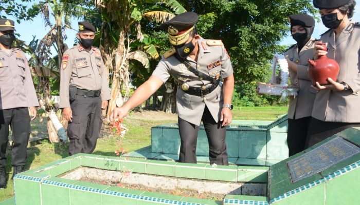 Wakapolda Kepri Pimpin Upacara Ziarah TMP Pusara Bakti Batam