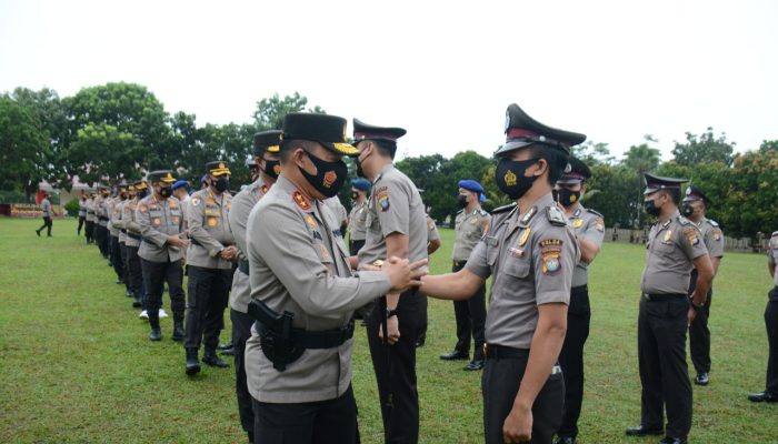 1 Juli 2022, 337 Personel Polda Kepri Dan Polres Jajaran Naik Pangkat 