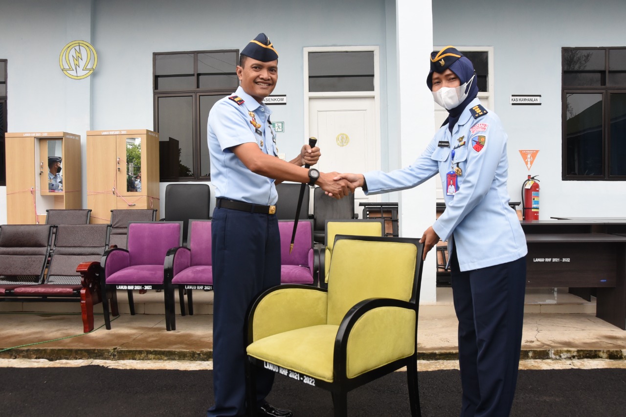 Danlanud RHF Berikan Kazenering Untuk Kantor Dinas Logistik Dan Mess Bintara Tamtama