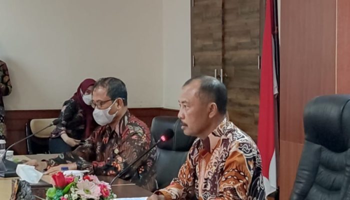 Sekdaprov Adi Himbau Penjabat Pimpinan Tinggi Pratama dan Administrator Berikan Evidence Kinerja
