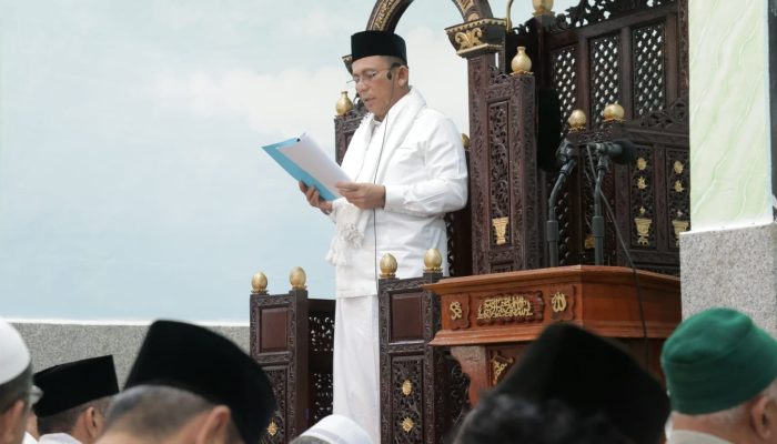 Gubernur Ansar Khatib Idul Adha di Masjid Jami’Baiturrahim Tarempa