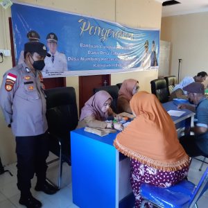 Bhabinkamtibmas Kawal Dan Awasi Penyaluran BLT Di Bintan