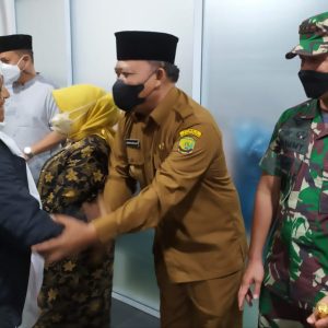 Wako Bersama Dandim 0315/Tanjungpinang Sambut Kedatangan 93 Jemaah Haji