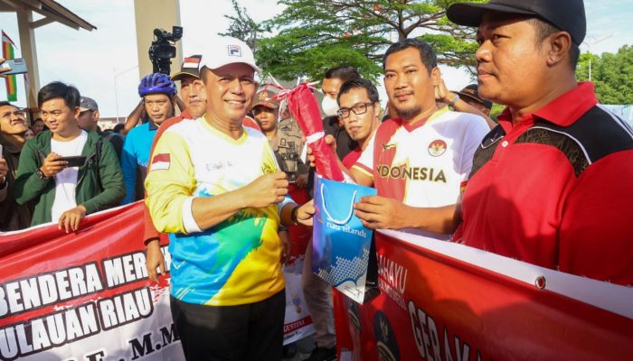 Gubernur Ansar Lepas 1.000 Peserta Jelajah Wisata Karimun
