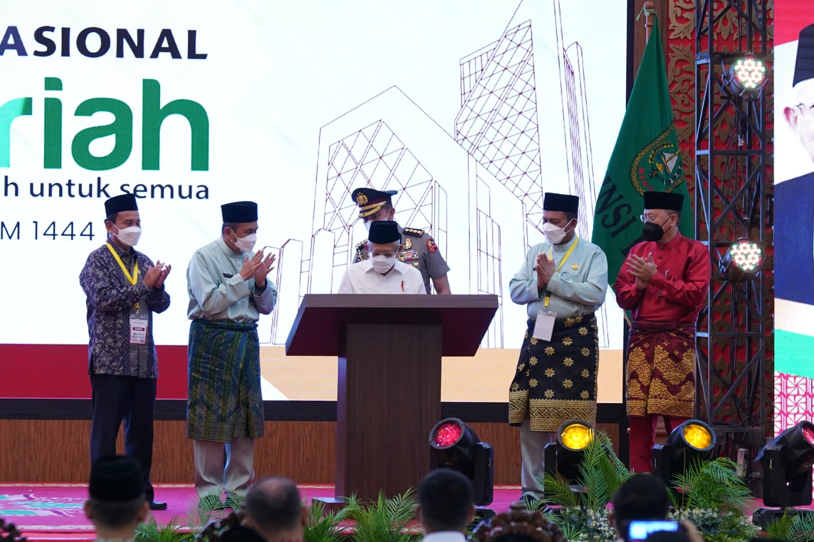 Gubernur Kepri Dan Riau Usulkan Wapres RI Dinobatkan Bapak Ekonomi Syariah Indonesia