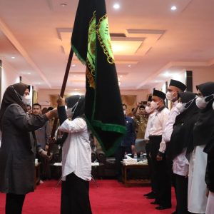 Dewi Ansar Kukuhkan Pengurus LKKS Kabupaten Lingga Masa Bakti Tahun 2022-2025