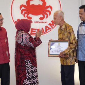 Wako Serahkan Bantuan Dana Hibah Untuk LVRI