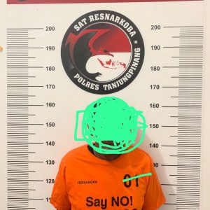 Oknum Honorer Satpol PP Kepri Dibekuk Saat Simpan Ganja di Bawah Kaki