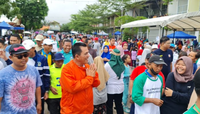 Gubernur Ansar Senam Pagi Bersama Masyarakat Tiban Indah, Batam