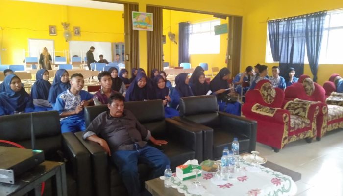 Sosialisasi Penerimaan Bintara Dan Tamtama Polri di SMAN 2 Palmatak