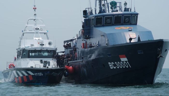 Patroli Perbatasan Terkordinasi, DJBC Rendezvous at Sea Bersama SPCG