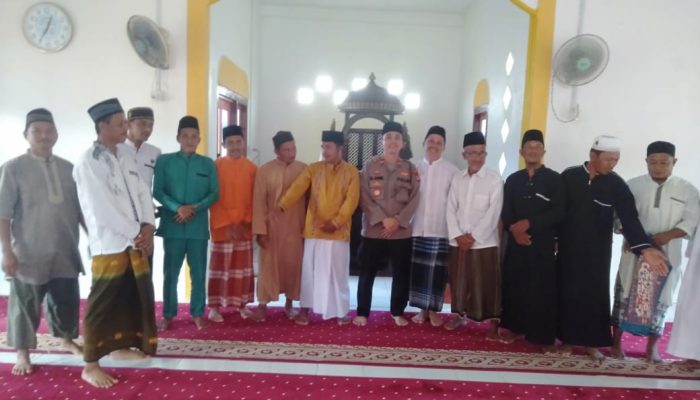 Khatib Sholat Jumat, Kapolsek Palmatak Berpesan Jaga Persatuan Dan Kesatuan Antar Umat Beragama
