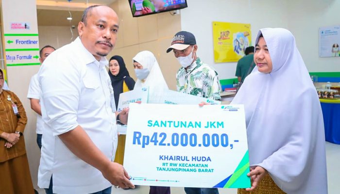 BPJS Ketenagakerjaan Serahkan Santunan Kepada Ahli Waris